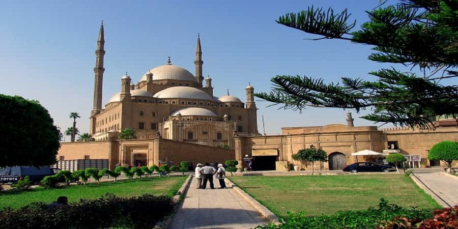 Cairo: Old Cairo Guided Tour by Car with Lunch and Pickup - Walking through Salah El-Din Citadel