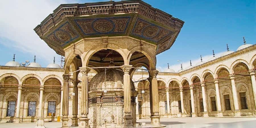 Cairo: Old Cairo Guided Tour by Car with Lunch and Pickup - Lunch after the monuments
