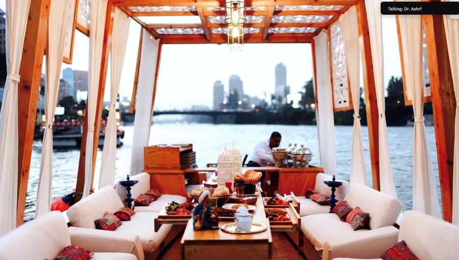 Cairo: Private Felucca Ride with Dinner and Drinks - Boarding a modernized oriental felucca