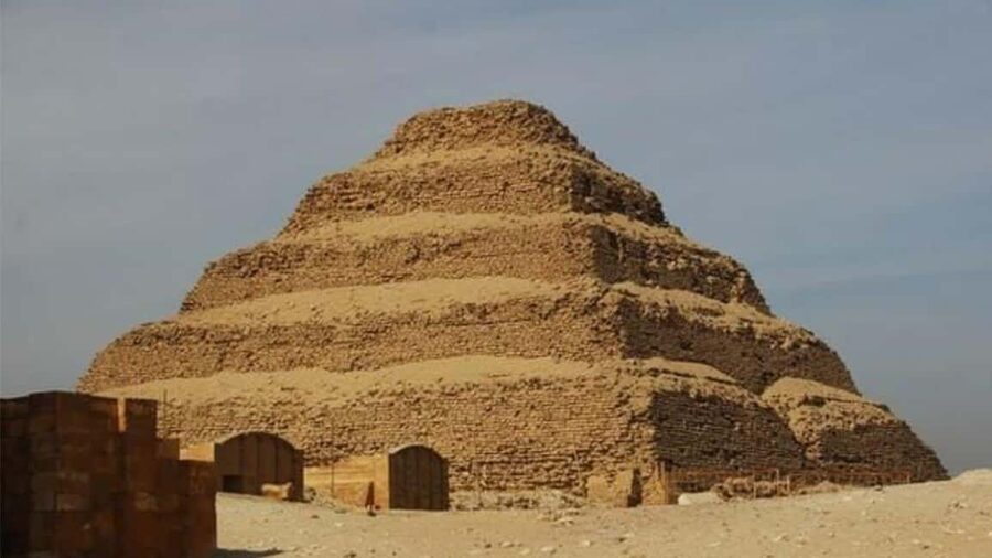 Cairo: Private Giza Pyramids, Sphinx, Saqqara & Memphis Tour - Saqqara and the Step Pyramid of Djoser