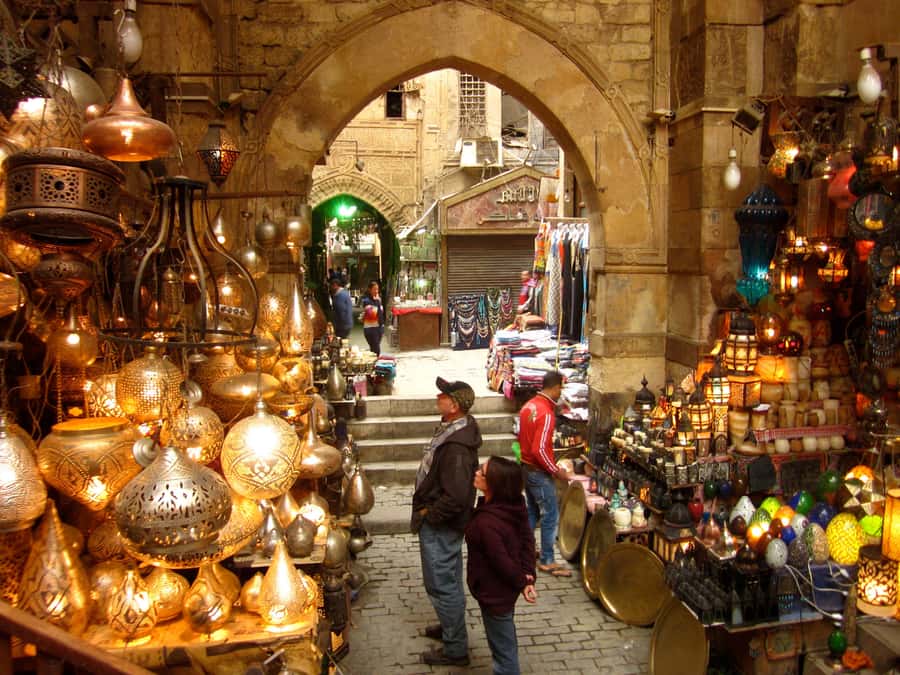 Cairo: Private Half-Day Local Market and Souq Tour - Guides, languages, and the private-group advantage