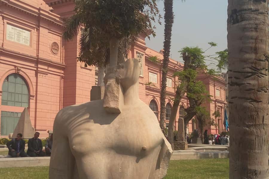 Cairo: Private Pyramids, Museum & Bazaar Tour with Lunch - Timing, walking, and who should book
