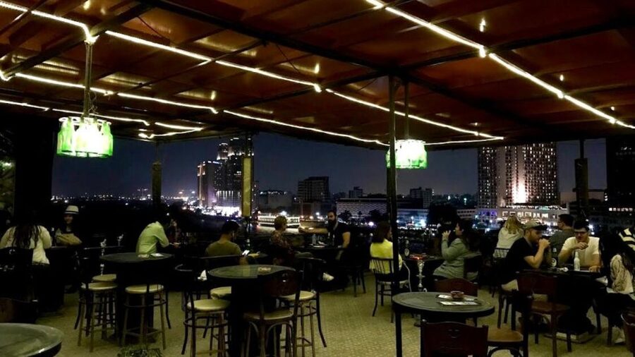Cairo: Pub Crawl and Speakeasy Bar Tour with 2 Free Drinks - Stop one: a Cairo pub dating from the 1940s