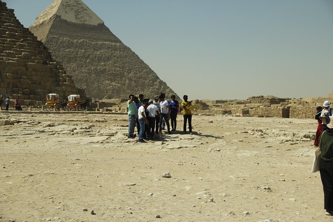 Cairo pyramids and Egyptian museum tour - Why a private guide matters at Giza