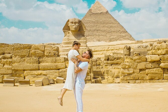 Cairo: Pyramids, Bazaar, Lunch with Female Guide - Hotel pickup starts the day