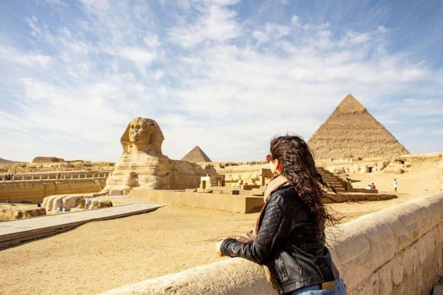 Cairo: Pyramids & Great Sphinx Private Tour with Camel Ride - The guide can make or break the morning