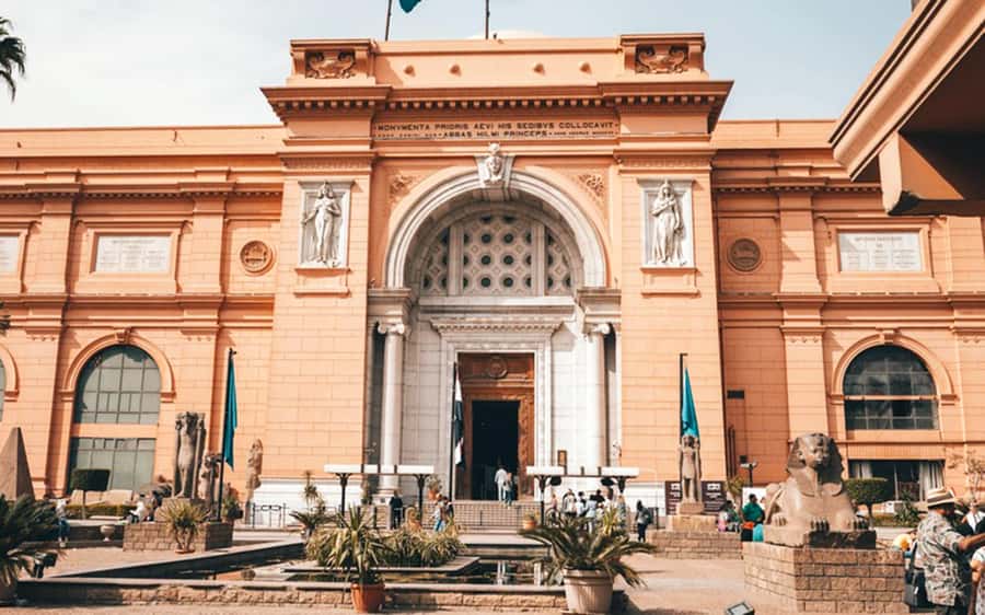 Cairo: Pyramids, Museum & Khan el-Khalili - The Egyptian Museum near Tahrir Square