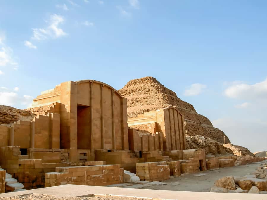 Cairo: Pyramids, Sakkara & Memphis Tour with Lunch - Sakkara and the Step Pyramid: the best historical link