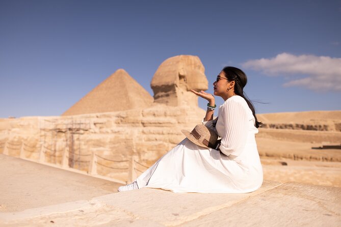 Cairo: Pyramids, Sphinx, Museum & Bazaar Tour with Female Guide - Starting at the Giza Pyramids