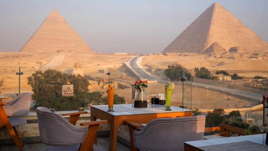 Cairo: Sunrise Camel Ride, Pyramids Tour & Local Breakfast. - Meeting the Great Sphinx
