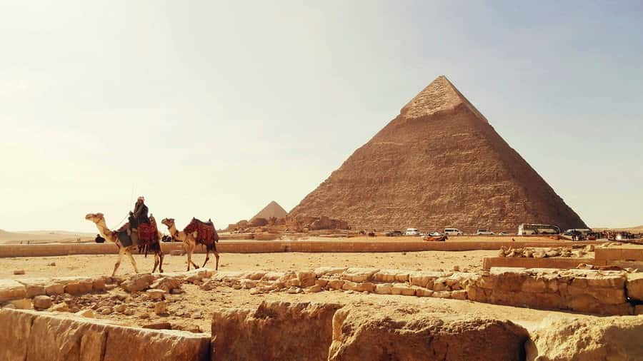 Cairo: Sunrise Camel Ride, Pyramids Tour & Local Breakfast. - The granite blocks of the Valley Temple