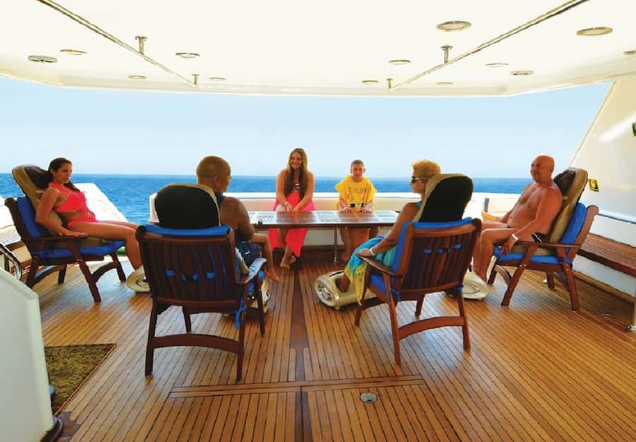Cairo to Red Sea: VIP Yacht Cruise, Snorkeling & Lunch - Finding the yellow shirts at Dome Marina