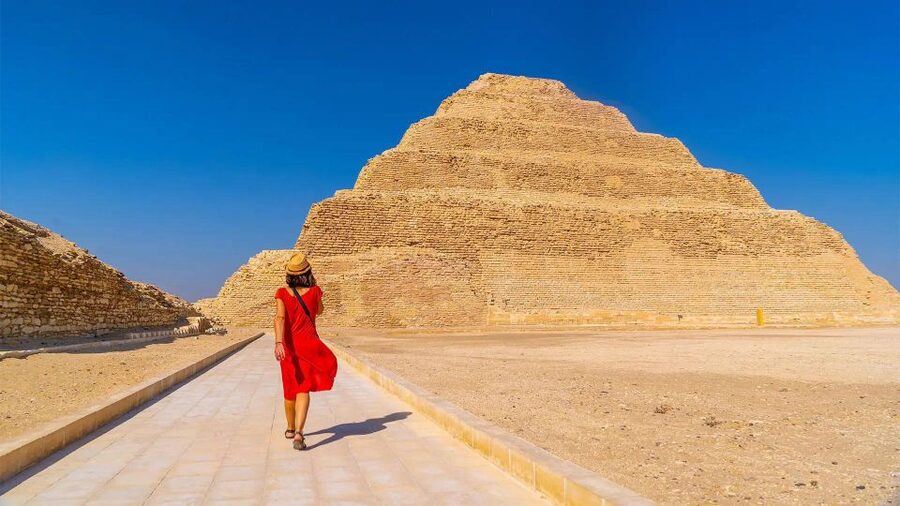 Cairo: Trip Pyramids, Sakkara, & Memphis Tour with Lunch - The Sphinx and Valley Temple