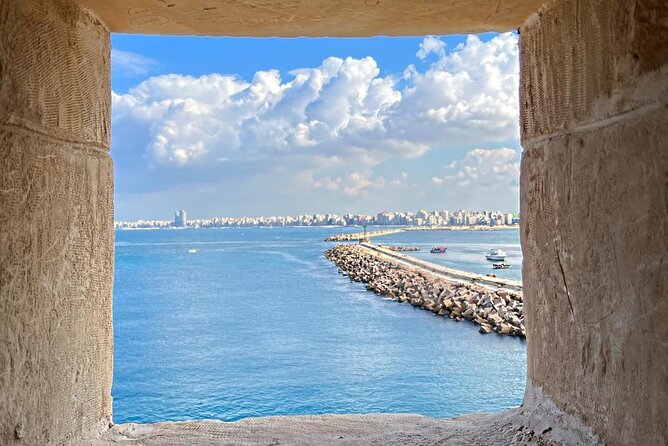 Cheap Private tour to Giza Pyramids and Sakkara and memphis - The drawbacks to weigh carefully
