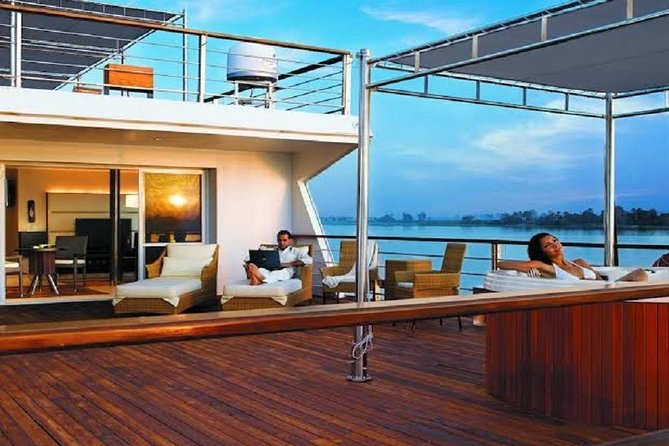 Cheap trip - Nile Cruise 2 nights – 3 days from luxor to aswan - Day two: the Nile does the work