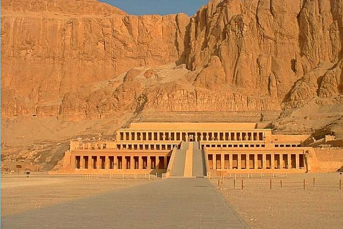 Day Tour: East and West Banks of Luxor - Medinat Habu and the included lunch