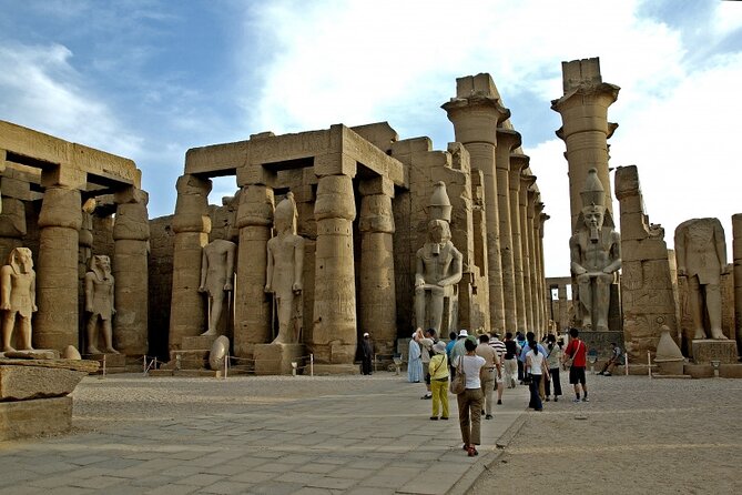 Day Tour To Luxor from Hurghada by Bus with Lunch - Lunch and the Nile crossing