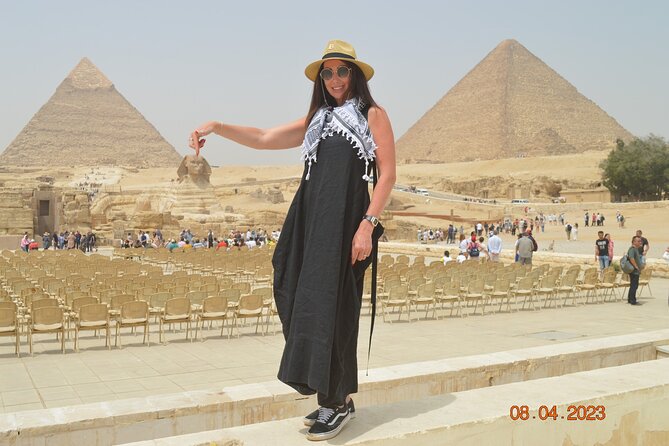 Day Tour Visit Pyramids, Sphinx, Saqqara and Memphis - Lunch, transport, and the private format