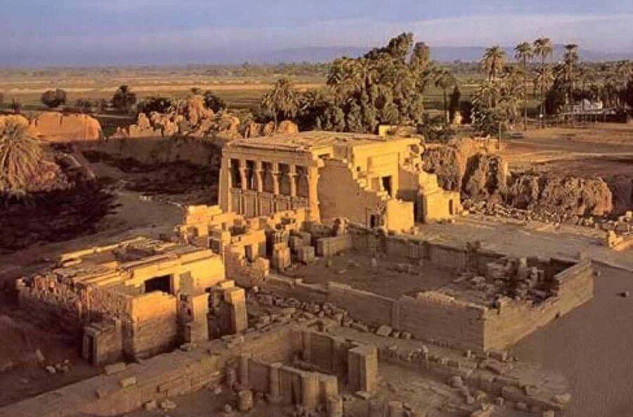 Dendera and Abydos Temples Guided Tour From Luxor - The guide can make or break the visit