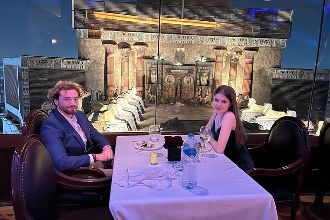 Dinner between clouds by full rotating restaurant - Dinner choices and the real cost