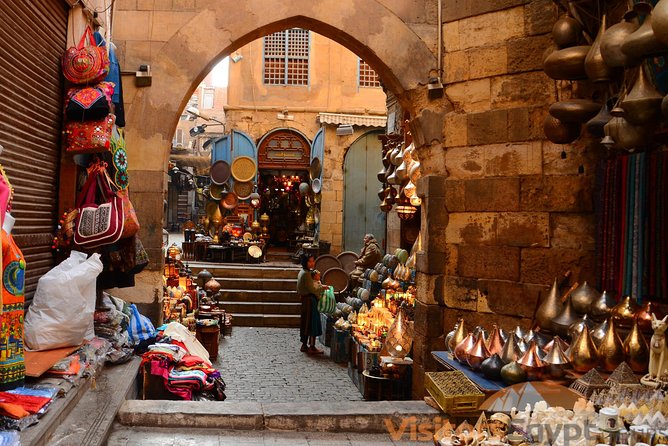 Discover Cairo by night - Walking Al Moez Street in Old Cairo