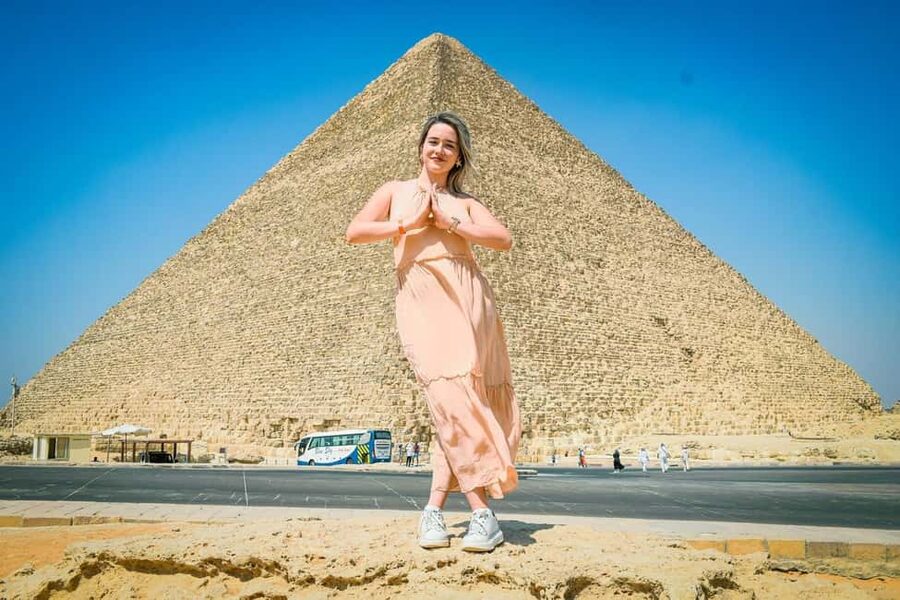 Discover Cairo: Pyramids, Museum & Sphinx Tour from Hurghada - Leaving Hurghada before sunrise