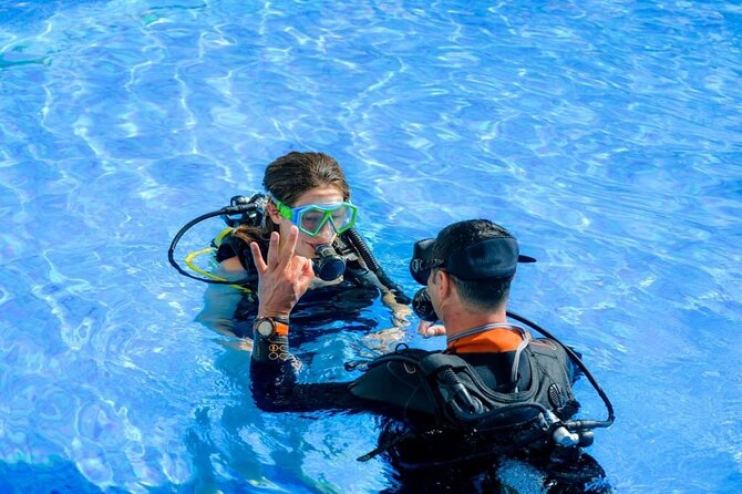 Discover Scuba Diving - A 9:00 AM Start and Hotel Pickup