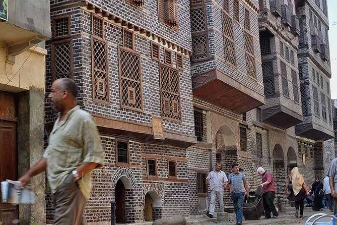 Discover The Historical Mosques In Cairo - The Mosque of Muhammad Ali and its alabaster walls