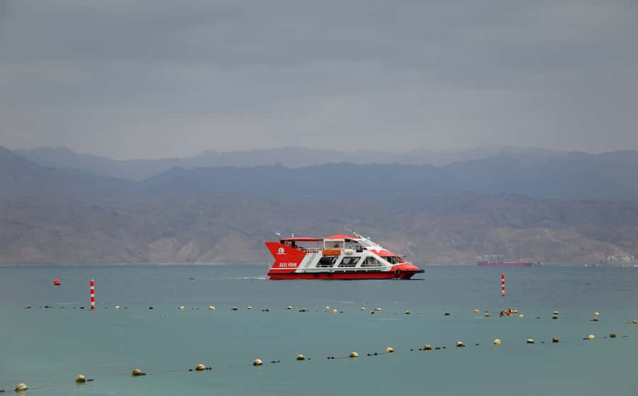 Eilat: 2-Hour Glass-Bottom Boat Tour - The three-deck layout and what each level offers