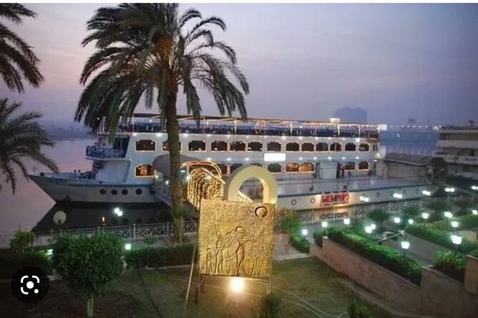 Evening Dinner Nile Cruise in Cairo with Private Transport - Service, seating, and the boat itself