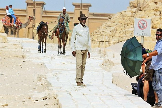 Explore Egypt 8 Days Include Bob Marley Guesthouse Accommodation. - Luxor’s west bank: kings, queens, and giant statues