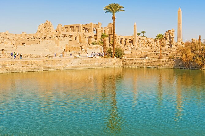 First impression of Luxor-Explore secrets of Luxor by horse carriage - The guide and the size of the group