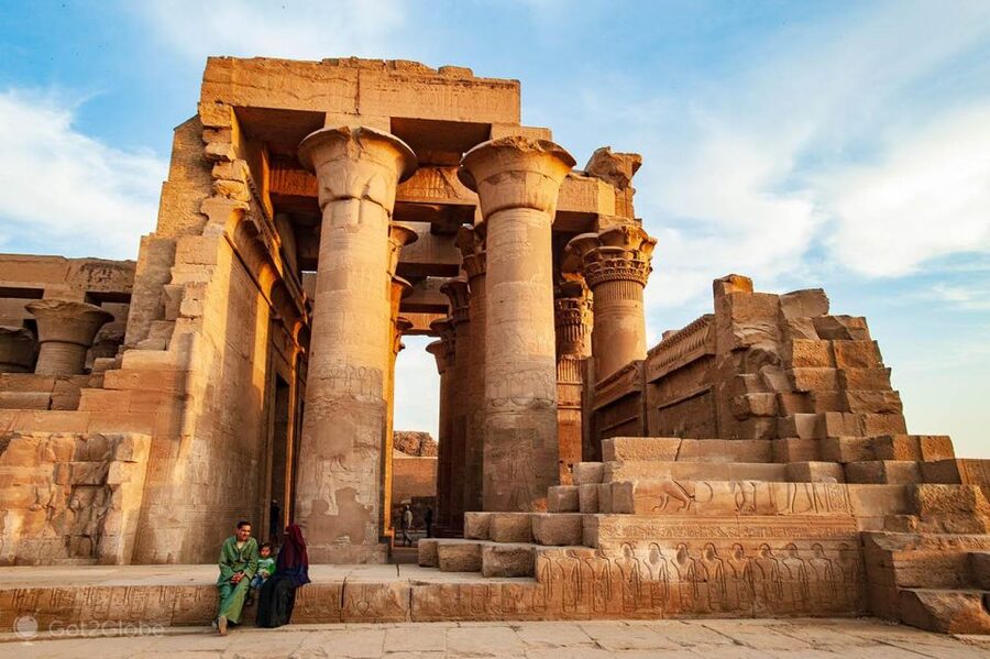 From Aswan: 3-Day Cruise to Luxor with Hot Air Balloon - Sunrise above Luxor in a hot air balloon