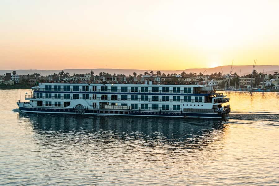 From Aswan: 4-Day 3-Night Nile Cruise with Hot Air Balloon - What the cruise adds between the temples