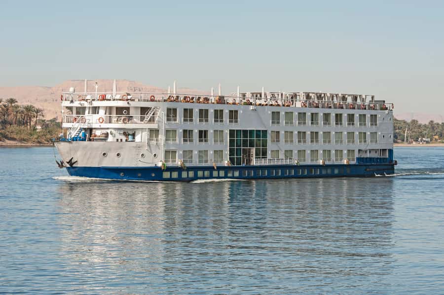From Aswan: 5-Day Nile Cruise to Luxor with Hot Air Balloon - Guides, vehicles, and the service question