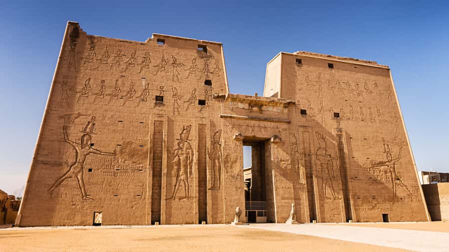 From Aswan: Overnight Nile Cruise to Luxor with Meals - Is $550 per person good value?