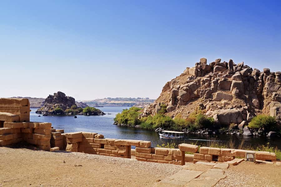 From Aswan: Philae Temple & Motorboat Tour to Nubian Village - Souvenirs, tea, and the risk of a rushed schedule