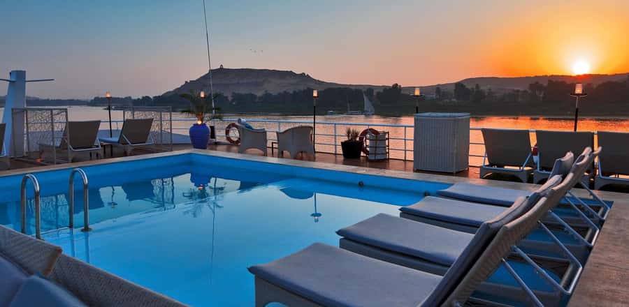 From Cairo: 3-Nights Nile Cruise Luxor, Aswan by Flights - Day 3: Horse carriage to Edfu and the Esna Lock