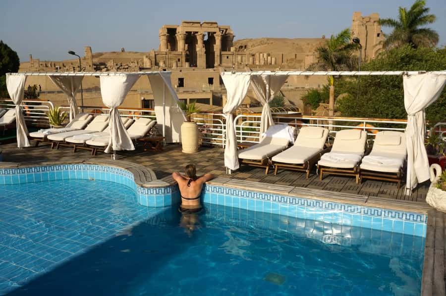 From Cairo: 4-Day Nile Cruise from Aswan to Luxor with Meals - Day two: Kom Ombo and the pace of river travel