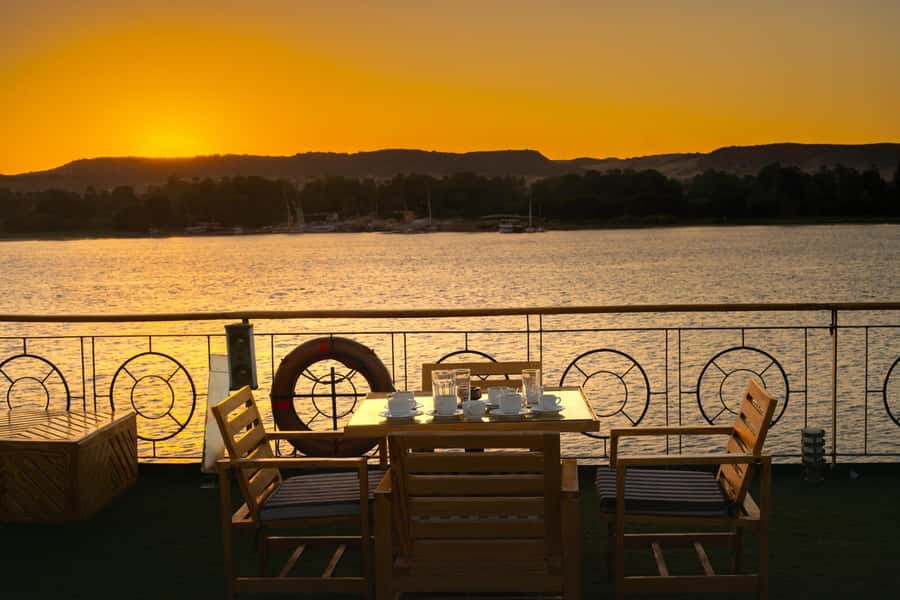 From Cairo: 4-Day Nile Cruise to Luxor with Balloon Flight - Karnak and Luxor Temple, a strong final act