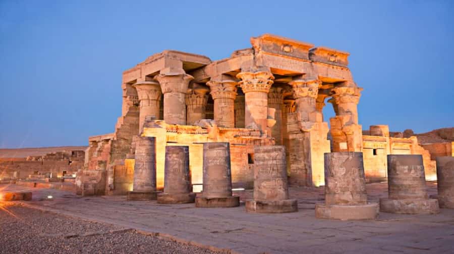 From Cairo: 5-Day Egypt Highlights Private Tour with Flights - Day 1: Giza’s pyramids and Cairo’s ancient treasures