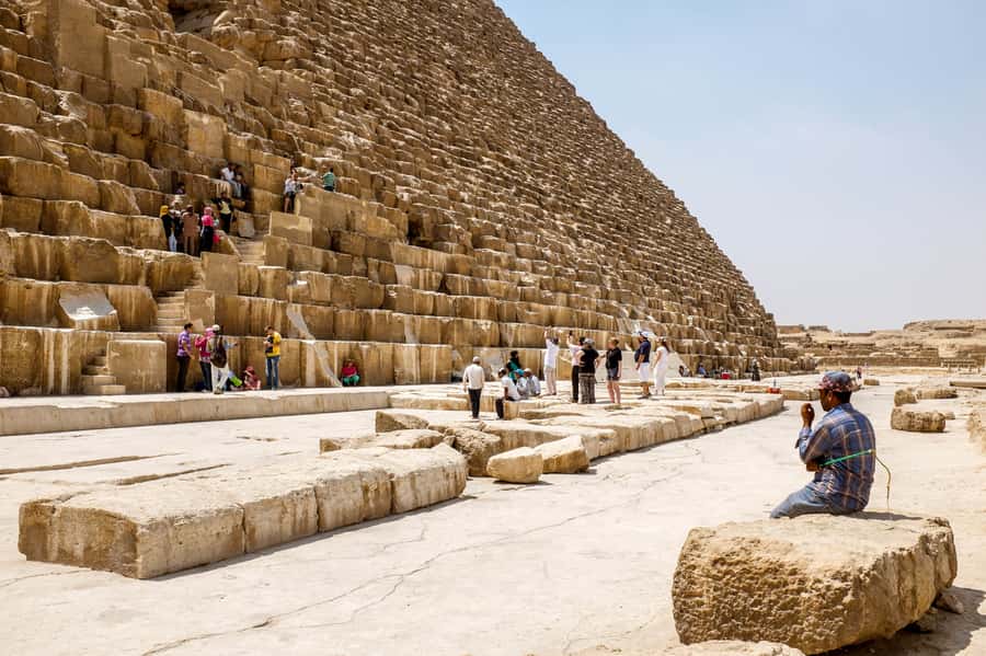 From Cairo/Giza: Pyramids, Memphis, and Sakkara Day Tour - Transport, guides, and the value of going private