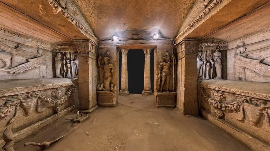From Cairo: Private Full-Day Tour of Historical Alexandria - Kom el Shoqafa is the tour’s most atmospheric stop
