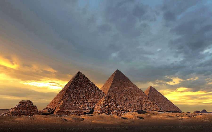 From Giza: Day tour to Giza Pyramids Tour with Pickup - Who should book this Giza tour?
