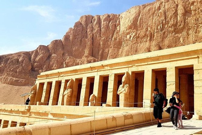 From Hurghada:Day Trip to Luxor and Valley of the Kings - The west bank, from the Colossi of Memnon to royal tombs