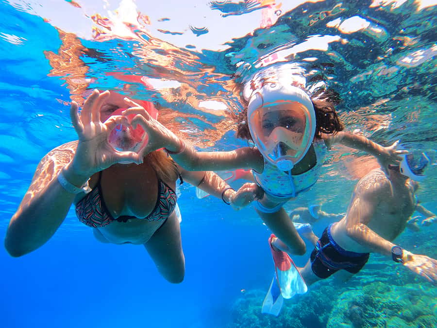 From Hurghada: Giftun Island Cruise with Lunch & Watersports - Lunch, Drinks, and Life on the Boat