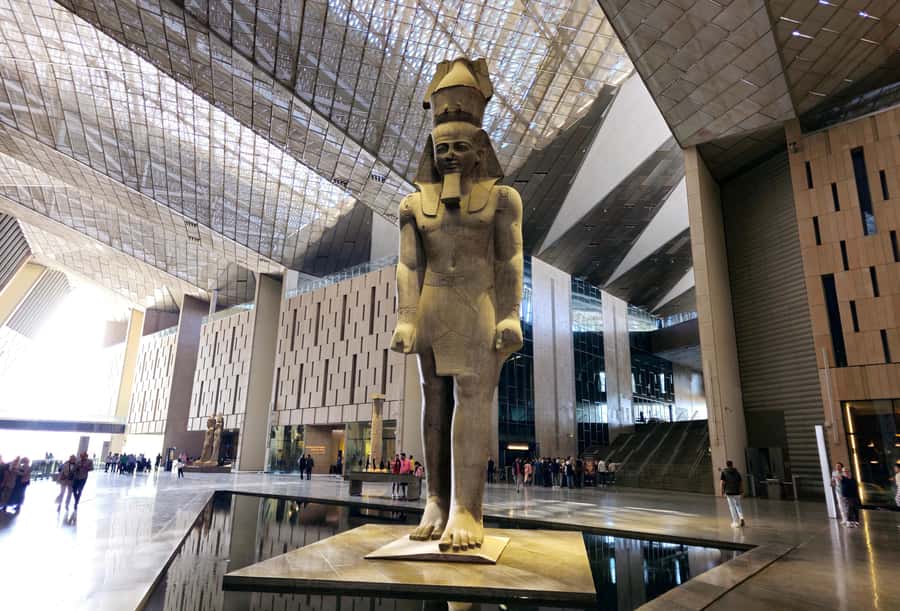 From Hurghada: Grand Egyptian Museum Pyramids Cairo Day Trip - The Sphinx and Valley Temple in a compact visit