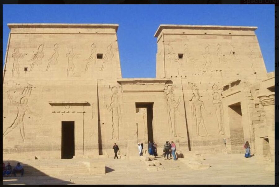 From Hurghada: Luxor Private Guided Day Tour with Lunch - Lunch between the major monuments