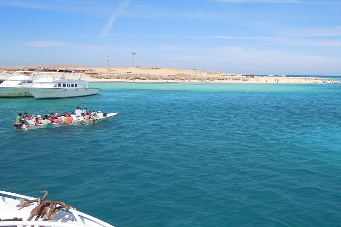 From Hurghada: Paradise Island Full-Day Snorkeling Tour - The crew and the human side of the outing