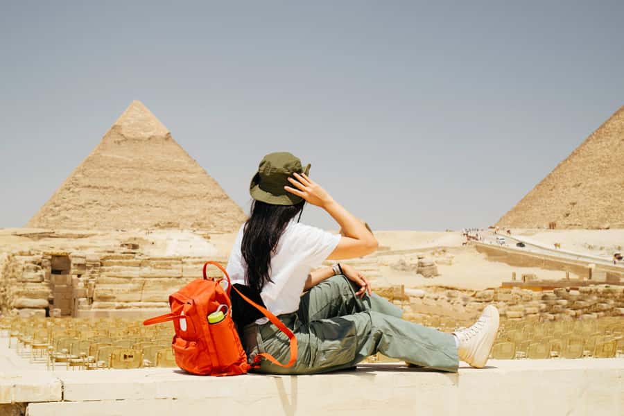From Hurghada: Pyramids and Egyptian Museum Tour & Boat Ride - The long road from Hurghada to Cairo